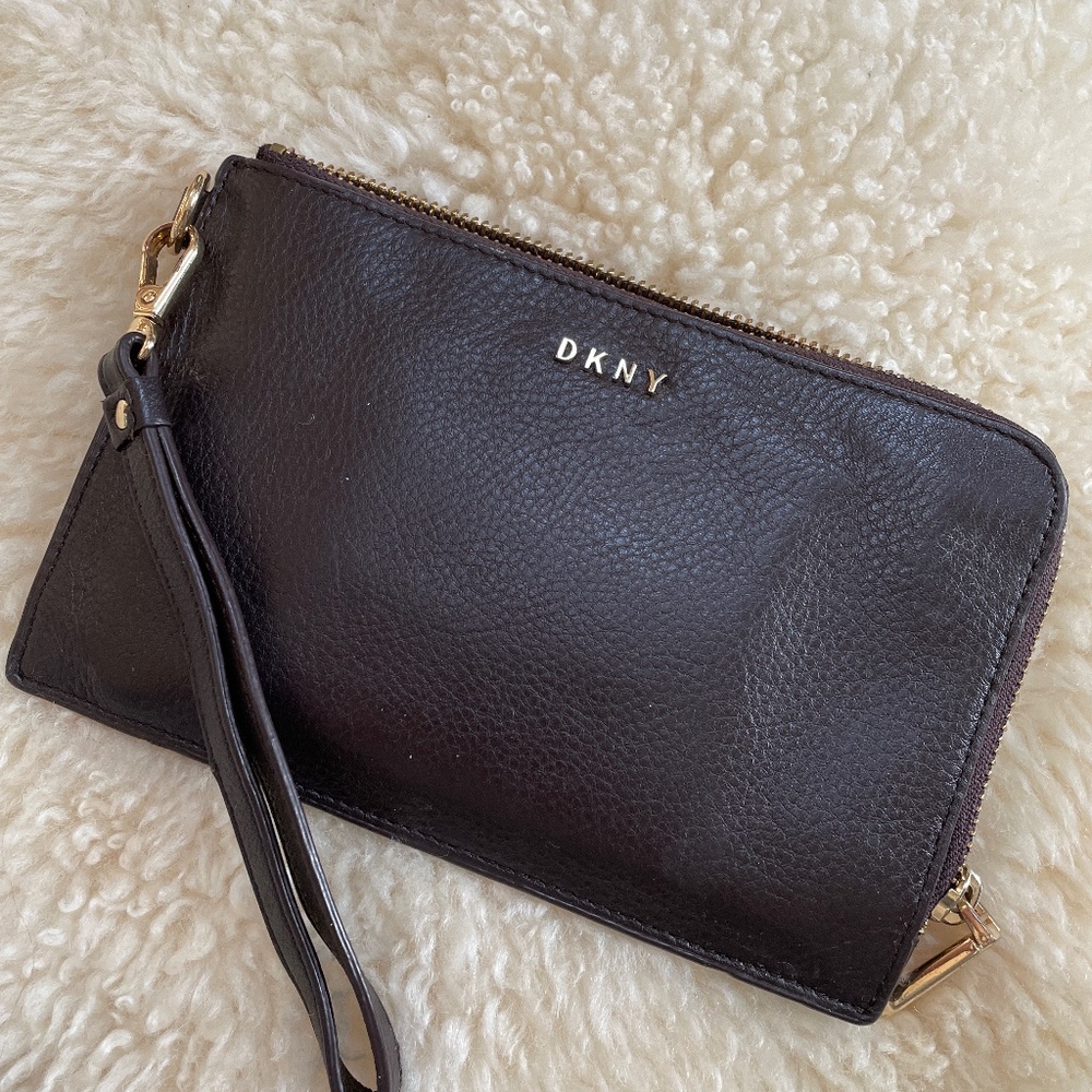 DKNY. REAL LEATHER. wristlet.